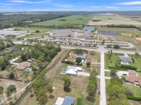 17924 N 68th Street N Loxahatchee FL 33470