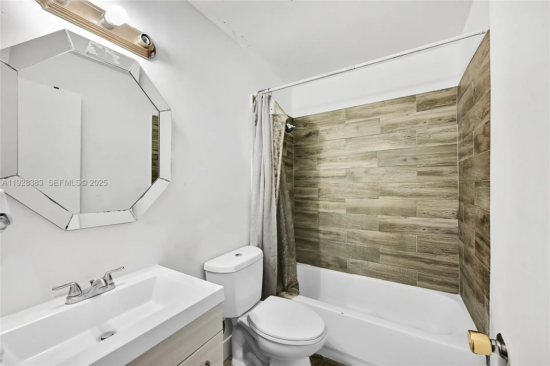 634 NW 15th Avenue Fort Lauderdale FL 33311