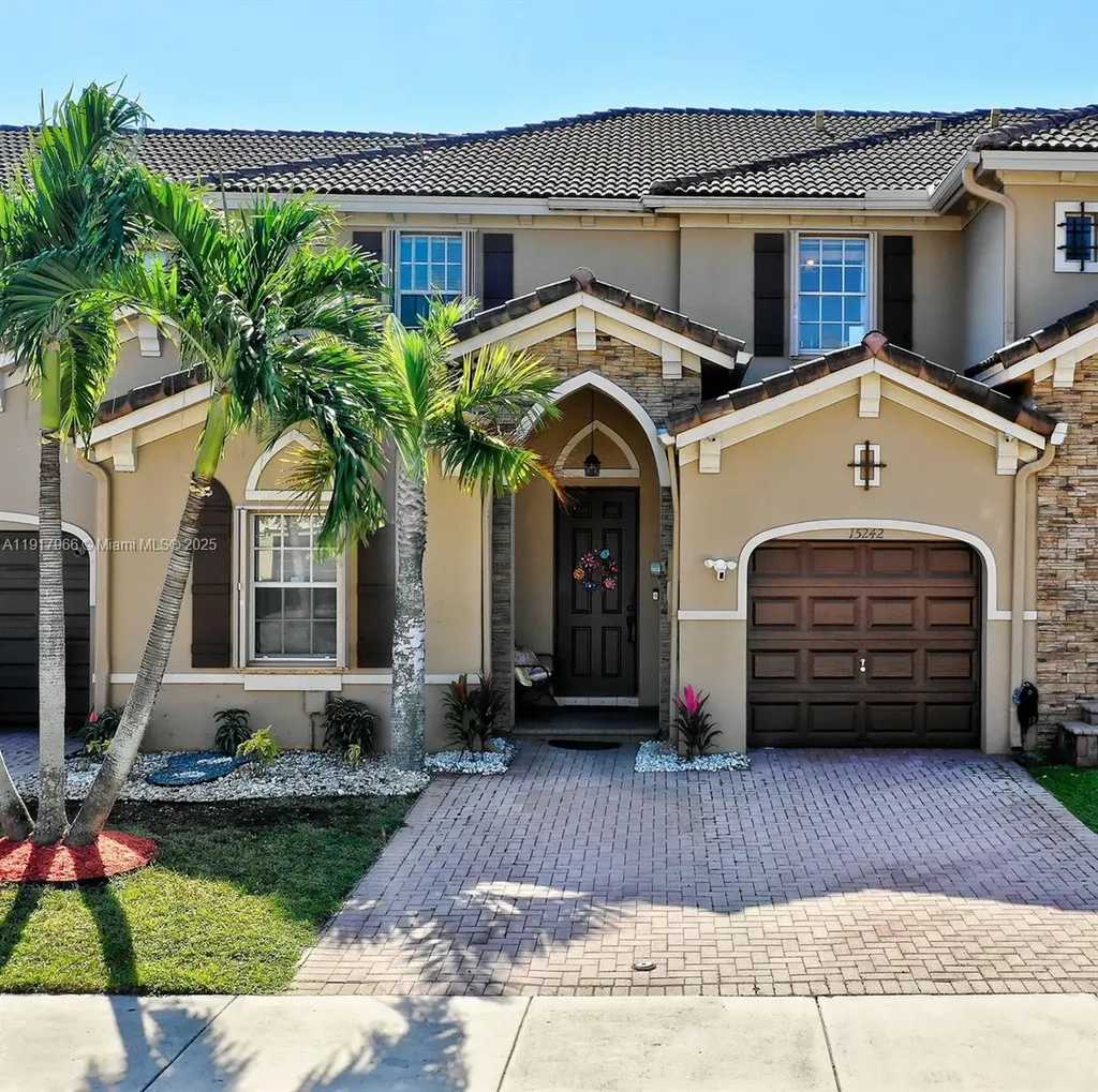 15242 SW 8th Way Miami FL 33194