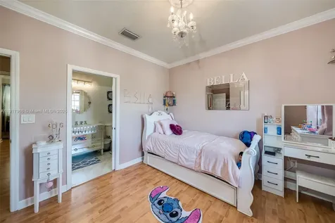 15242 SW 8th Way Miami FL 33194