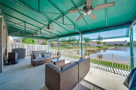15242 SW 8th Way Miami FL 33194