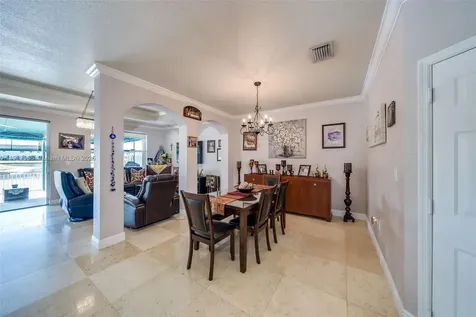 15242 SW 8th Way Miami FL 33194