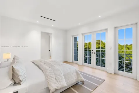 2219 Ibis Isle Road E Palm Beach FL 33480