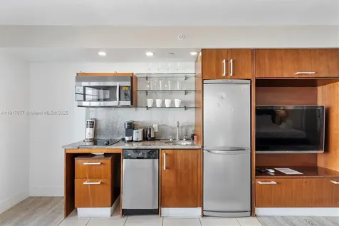 1024 Ocean Drive Miami Beach FL 33139