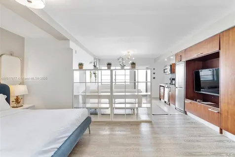 1024 Ocean Drive Miami Beach FL 33139