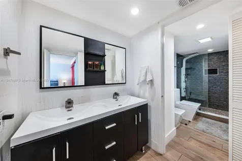 1541 Brickell Avenue Miami FL 33129