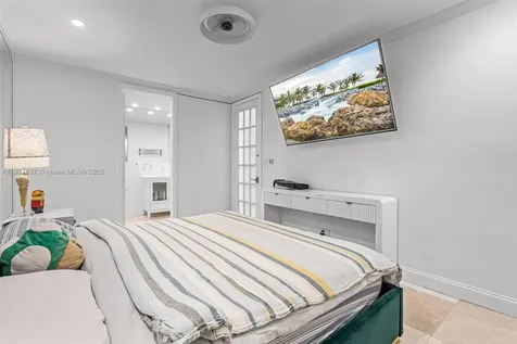 6124 Paradise Point Drive Palmetto Bay FL 33157