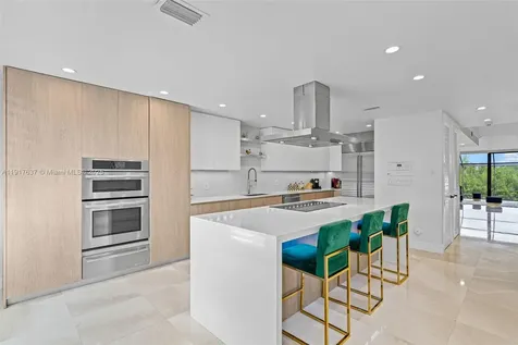 6124 Paradise Point Drive Palmetto Bay FL 33157