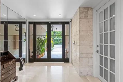 6124 Paradise Point Drive Palmetto Bay FL 33157