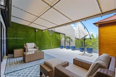 6124 Paradise Point Drive Palmetto Bay FL 33157