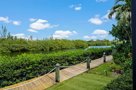 6124 Paradise Point Drive Palmetto Bay FL 33157