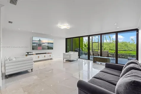 6124 Paradise Point Drive Palmetto Bay FL 33157