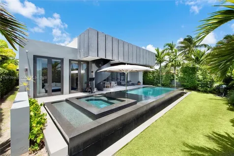 8055 Noremac Avenue Miami Beach FL 33141