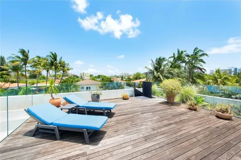 8055 Noremac Avenue Miami Beach FL 33141