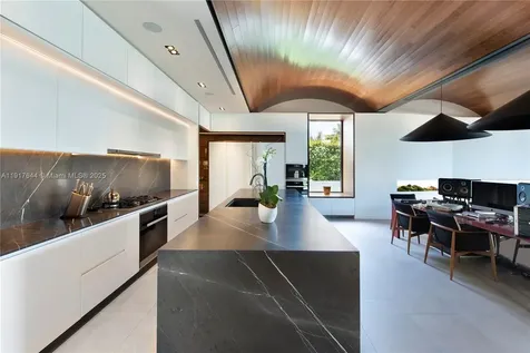 8055 Noremac Avenue Miami Beach FL 33141