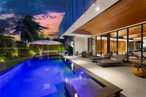 8055 Noremac Avenue Miami Beach FL 33141