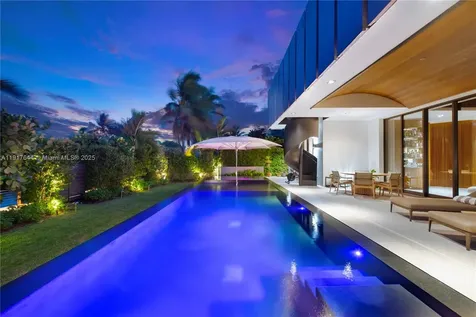 8055 Noremac Avenue Miami Beach FL 33141