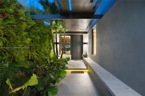 8055 Noremac Avenue Miami Beach FL 33141