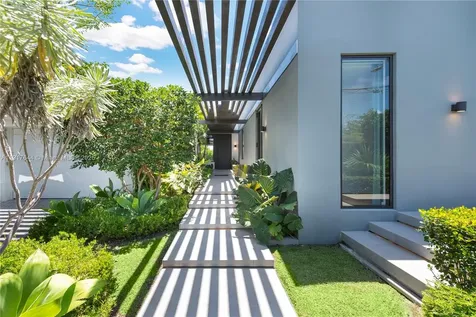 8055 Noremac Avenue Miami Beach FL 33141