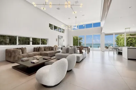 1379 N Venetian Way Miami FL 33139