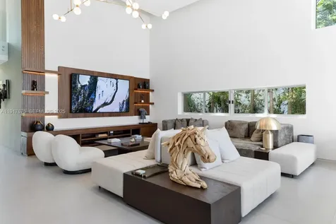 1379 N Venetian Way Miami FL 33139