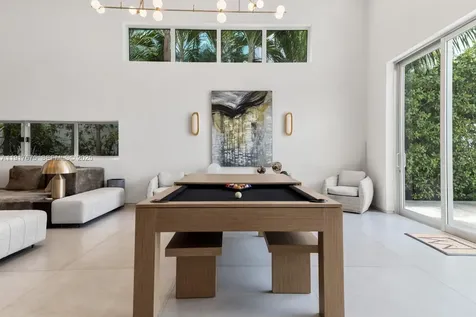 1379 N Venetian Way Miami FL 33139
