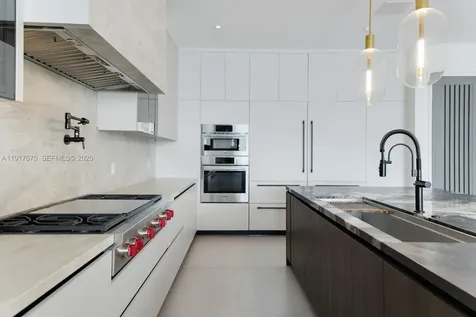 1379 N Venetian Way Miami FL 33139