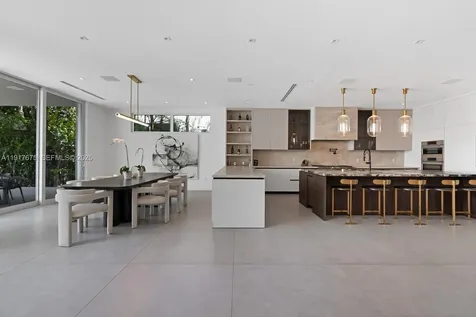 1379 N Venetian Way Miami FL 33139