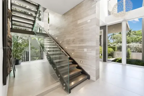 1379 N Venetian Way Miami FL 33139