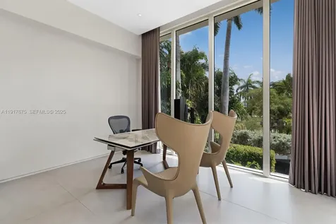 1379 N Venetian Way Miami FL 33139