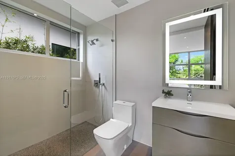 1379 N Venetian Way Miami FL 33139