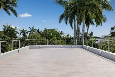 1379 N Venetian Way Miami FL 33139