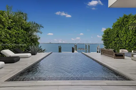 1379 N Venetian Way Miami FL 33139