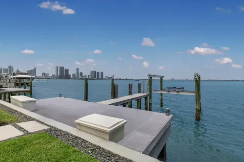 1379 N Venetian Way Miami FL 33139