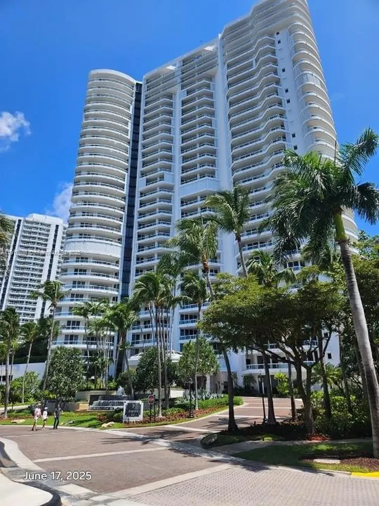 21050 Point Place Aventura FL 33180