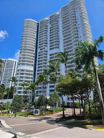 21050 Point Place Aventura FL 33180