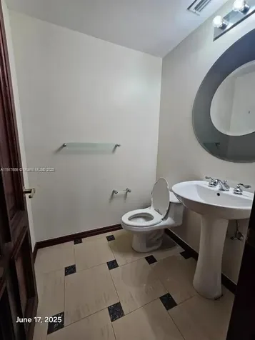 21050 Point Place Aventura FL 33180