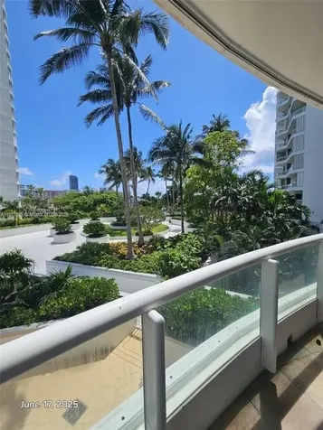 21050 Point Place Aventura FL 33180