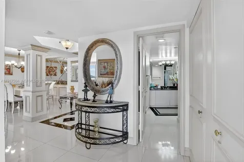 1000 Island Boulevard Aventura FL 33160