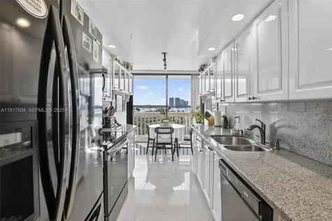 1000 Island Boulevard Aventura FL 33160