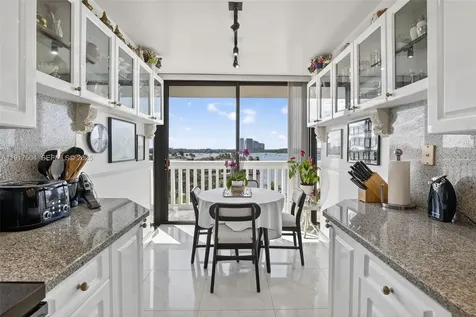 1000 Island Boulevard Aventura FL 33160
