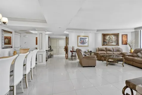 1000 Island Boulevard Aventura FL 33160