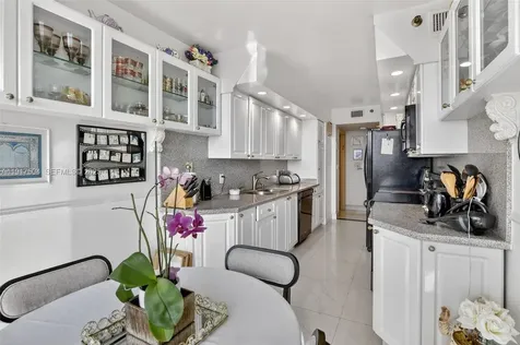 1000 Island Boulevard Aventura FL 33160