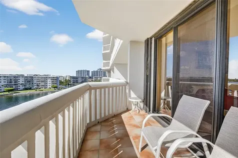 1000 Island Boulevard Aventura FL 33160