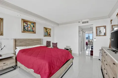 1000 Island Boulevard Aventura FL 33160
