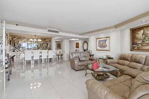 1000 Island Boulevard Aventura FL 33160
