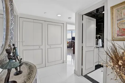 1000 Island Boulevard Aventura FL 33160