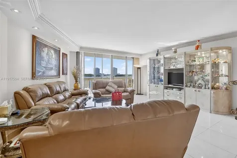 1000 Island Boulevard Aventura FL 33160