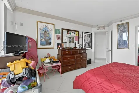 1000 Island Boulevard Aventura FL 33160