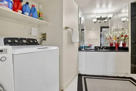 1000 Island Boulevard Aventura FL 33160